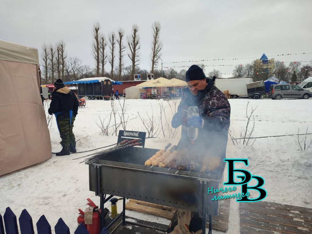 Второй зимний фестиваль «Брэсцкія забавы» проходит на набережной реки Мухавец
