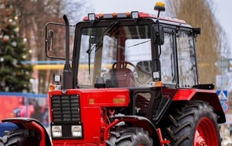 МТЗ сменит цвет тракторов Belarus с синего на красный