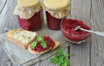 Натрите свеклу на терке и добавьте этот овощ. Что еще понадобится для вкуснейшей намазки? — Полезно