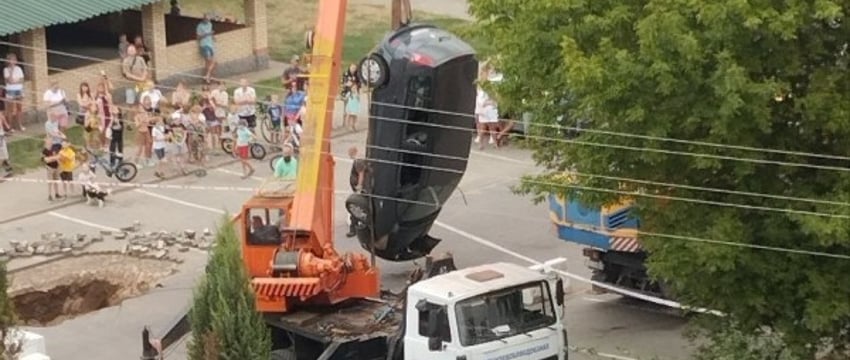 Помните случай с провалом машины под землю в Бобруйске? Получена ли компенсация?