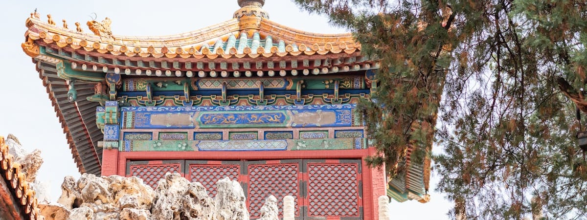 Китай примет меры для защиты своих компаний в связи с введением американских санкций