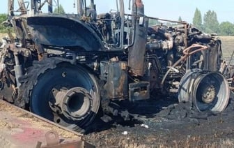 В Лунинецком районе при покосе травы загорелся трактор