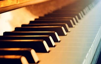 В Гродно жильцы улицы Щорса пожаловались на… пианино