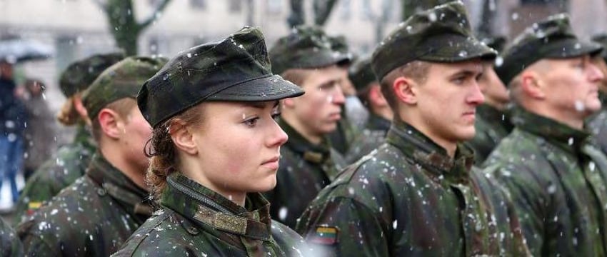 В Литве запретят принимать в армию литовцев со вторым гражданством Беларуси