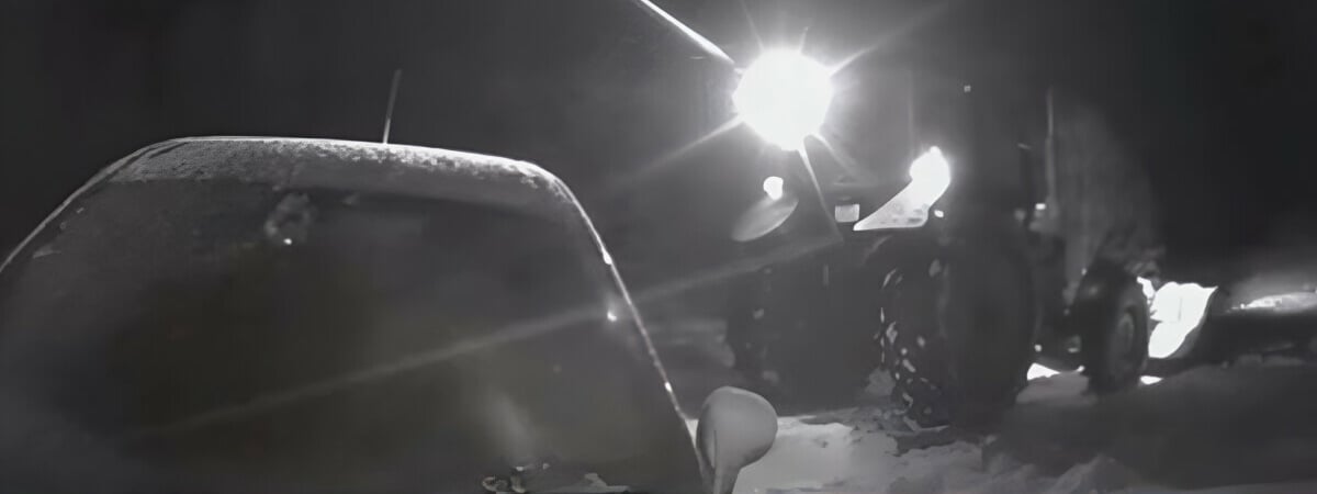 В Ушачах навигатор завел водителя в снежную ловушку — Видео