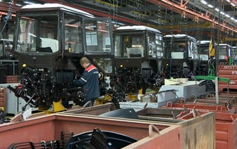 В Минпроме рассказали, какие зарплаты получают на белорусских заводах