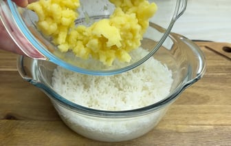 Смешайте картошку с рисом и пожарьте на сковороде. Это необычное блюдо никого не оставит равнодушным — Полезно