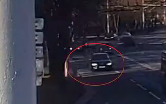 На видео попало, как в Минске легковушка наехала на 9-летнюю девочку — Видео