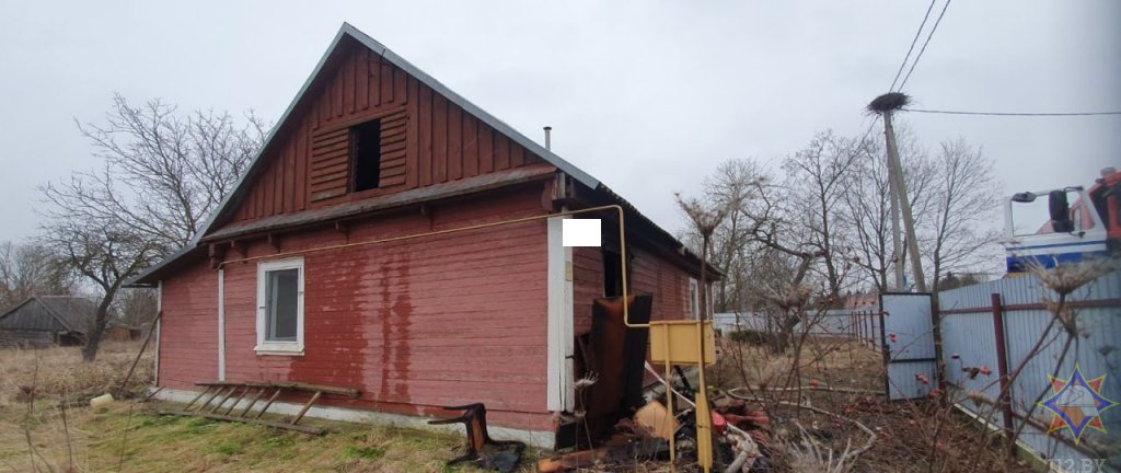 Мужчину спасли при пожаре в Кобринском районе