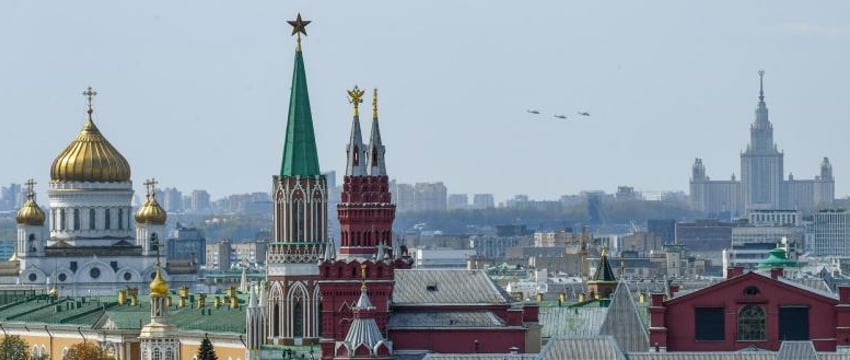 В Кремле прокомментировали присвоение звания певцу Шаману
