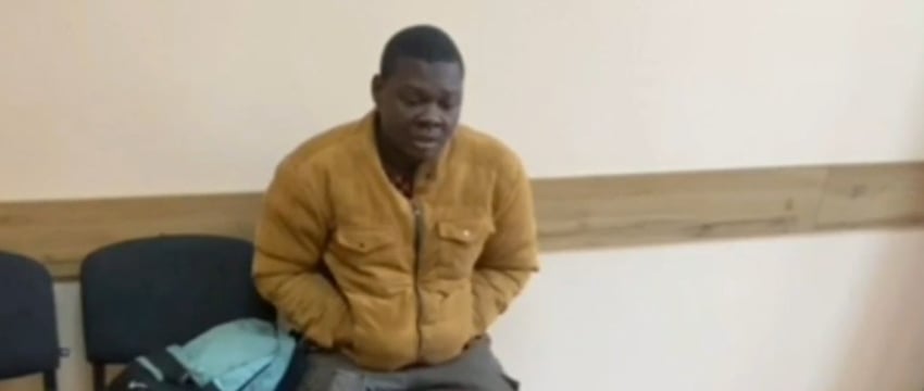 На границе с Латвией люди в форме толпой избили мигранта из Конго