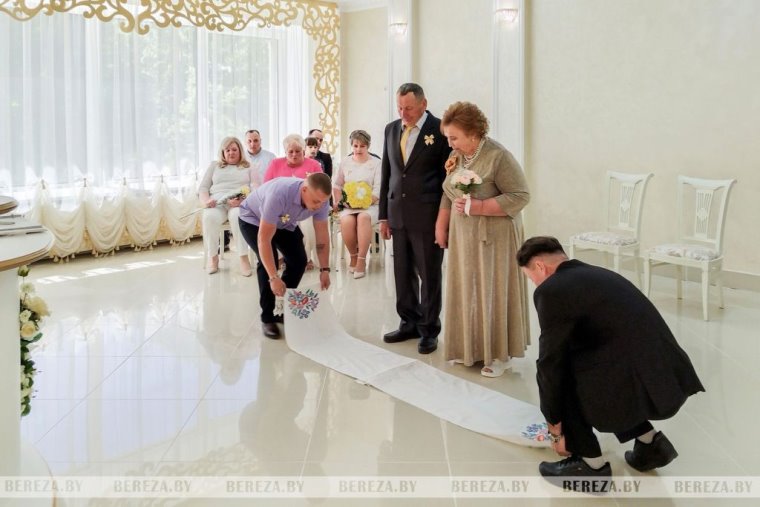 Cупруги из Березы отметили 50-летие совместной жизни. История знакомства