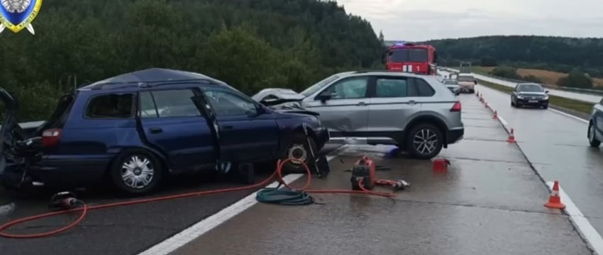 Два человека погибли в лобовой аварии под Логойском