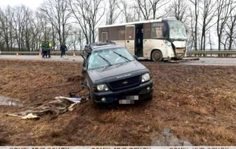Ford врезался в рейсовый автобус. Погибла пассажирка легковушки