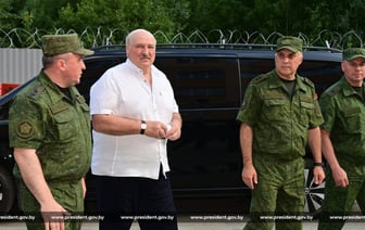 Лукашенко заявил о ликвидации напряженности на границе с Украиной