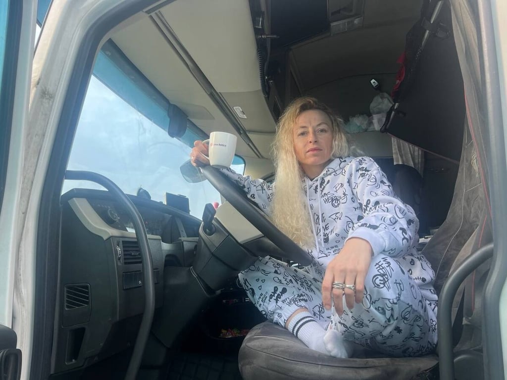 Белоруска три года дальнобоит по Европе, занимается спортом и... не теряет груз!