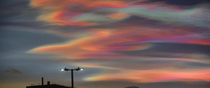 По всей Европе фиксируют редчайшее явление в небе