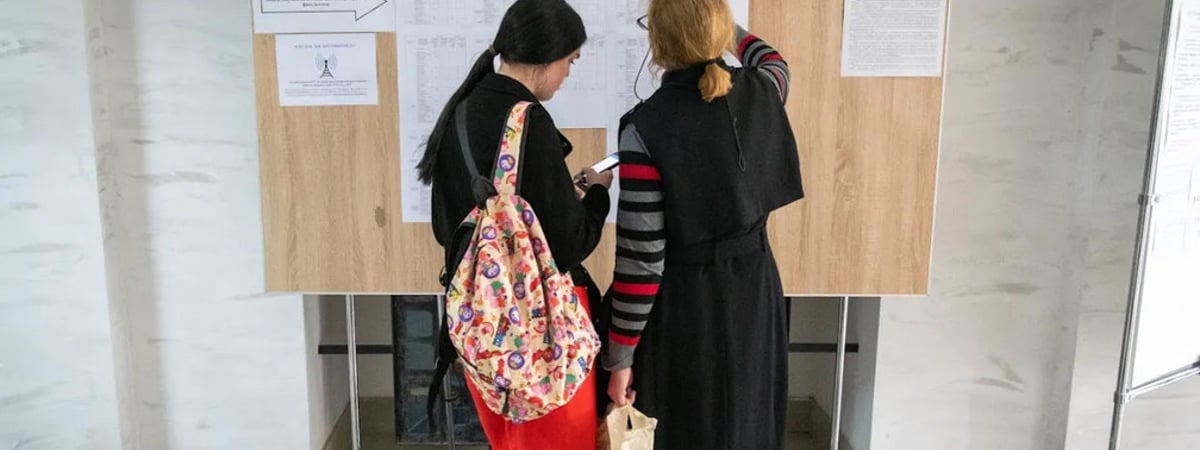 В Беларуси запретят рекламировать работу и обучение за рубежом