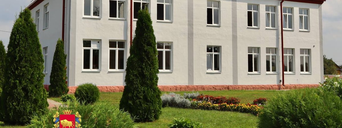 В Голынке Зельвенского района отметили 1 сентября — еще недавно школа пострадала от урагана