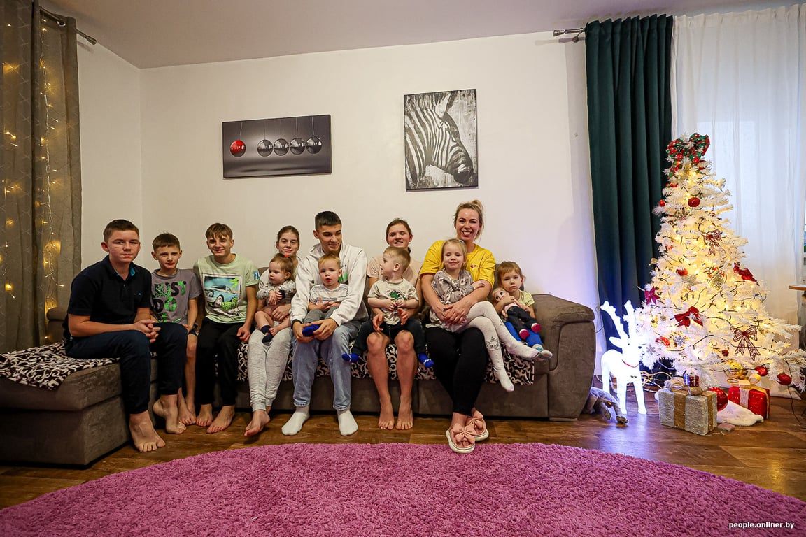 Как живет семья из Брестской области, в которой 15 детей