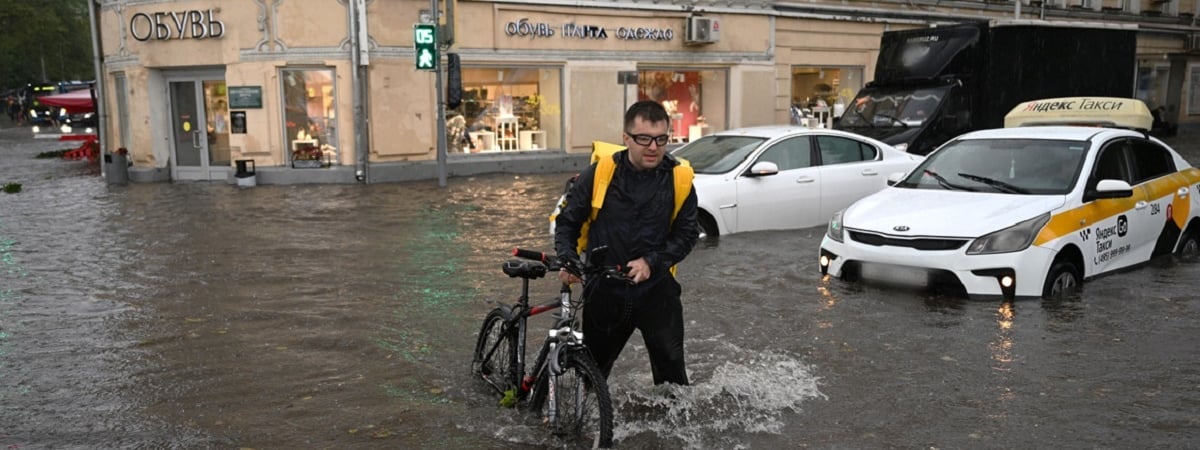 «Катастрофические осадки» пообещали синоптики полякам из-за нового южного циклона. Дойдут до Беларуси — Фото