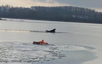Провалившегося под лед рыбака спасли в Смолевичах