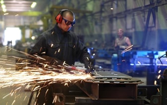 Когда работающим отцам положен дополнительный перерыв? В ФПБ ответили — Полезно