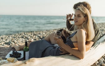 Силовики задержали двух брестчан, которые забрали государственный флаг со здания детского сада