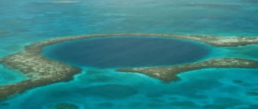Обнаружена самая глубокая голубая дыра в мире
