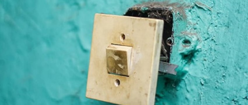 «Отодвинула ногой коврик у двери, а там…» Студентка нарвалась на самую подлую месть от соседа