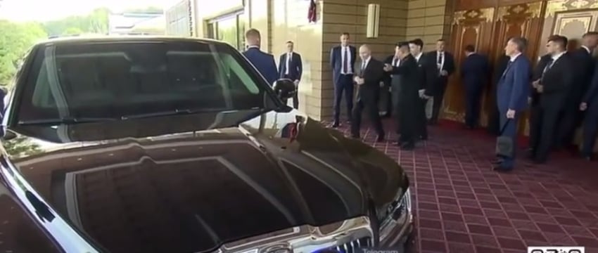 Путин подарил Ким Чен Ыну Aurus и лично прокатил на новом авто