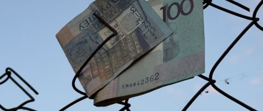 В Беларуси некоторые банкоматы отказываются принимать новые 100 рублей. В чём причина?