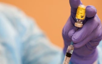Новую вакцину от коронавируса зарегистрировали в России