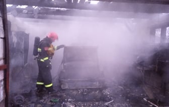 В Дятловском районе сгорел автомобиль в гараже — что стало причиной пожара
