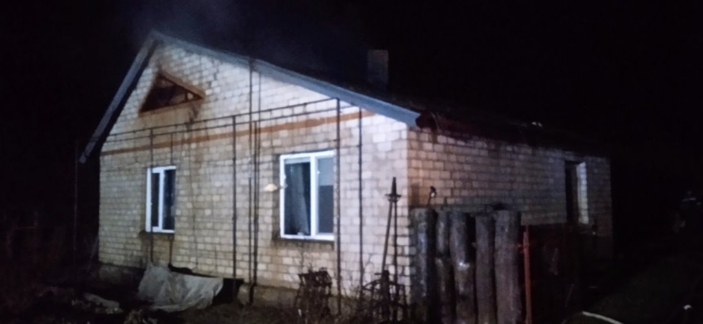 В Каменецком районе в новогоднюю ночь загорелся жилой дом