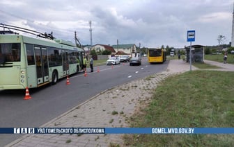 В Гомеле троллейбус наехал на 14-летнюю девочку — она в реанимации — Фото