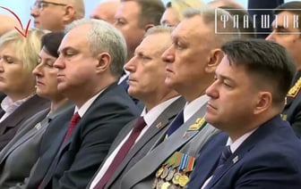 Уволили чиновницу из Гомеля, которая подозрительно долго сидела с закрытыми глазами на инаугурации Лукашенко