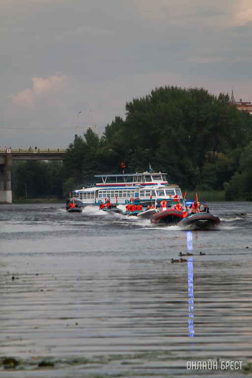 Показательные выступления МЧС в Бресте