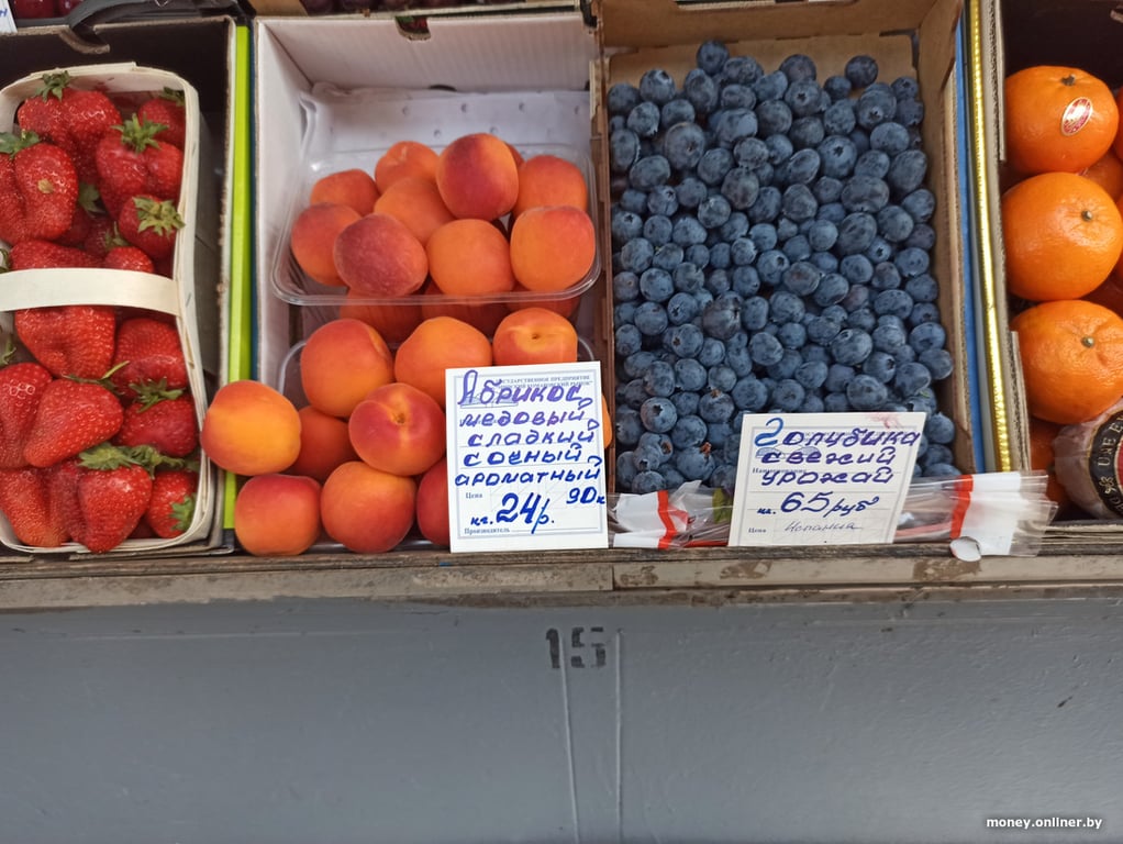 Брестская клубника на Комаровке в Минске. Что по цене?