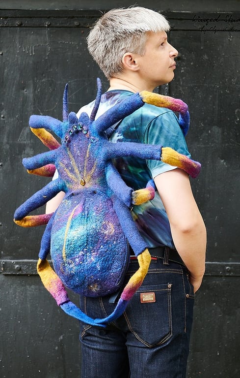 рюкзак паук из войлока