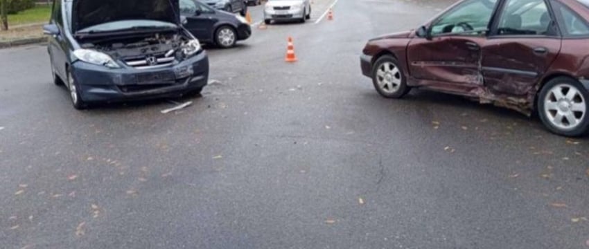 ДТП на Советской Конституции в Бресте: столкновение Renault и Honda
