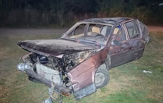 В Столинском районе мужчина угнал автомобиль и разбил его