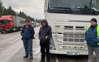 Многие дальнобойщики не встретят Новый год в кругу семьи