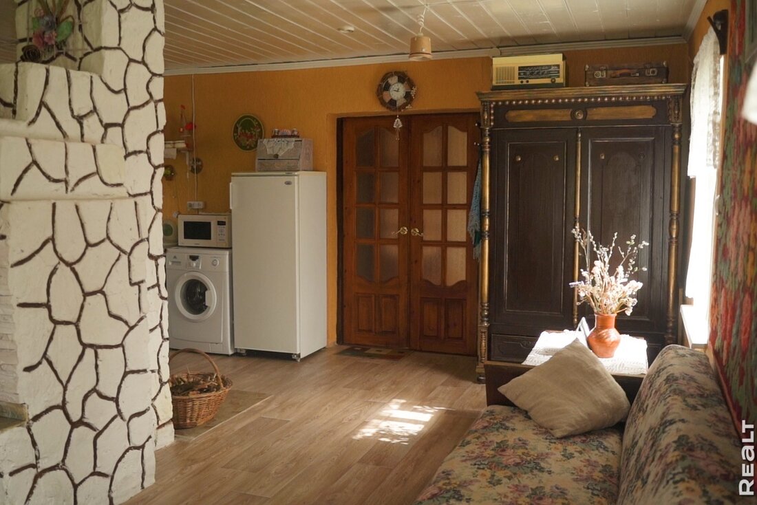 Белоруска восстанавливает родовое гнездо в глухой деревне у реки