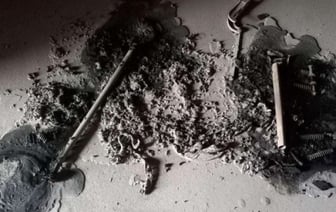 В Белоозерске в многоквартирном доме сгорела детская коляска