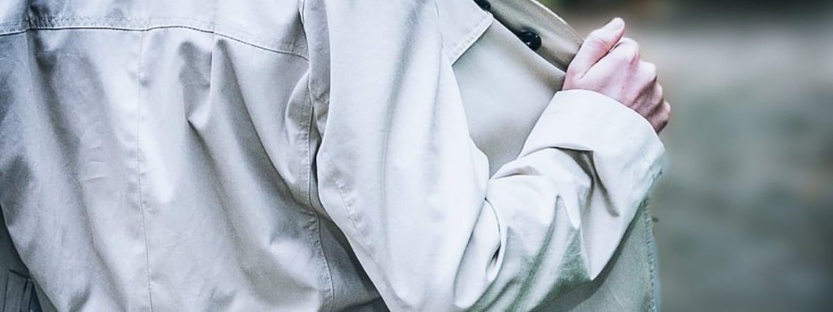 В Гродно по многоквартирному дому ходил голый мужчина — что было дальше