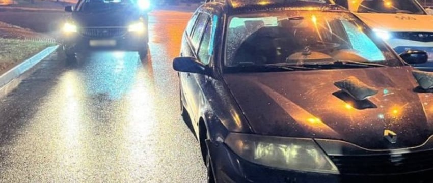 Жуткое видео: на полном ходу машина сбила двух пешеходов