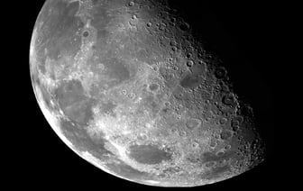 Пещера, найденная на Луне, может стать убежищем для людей в будущем