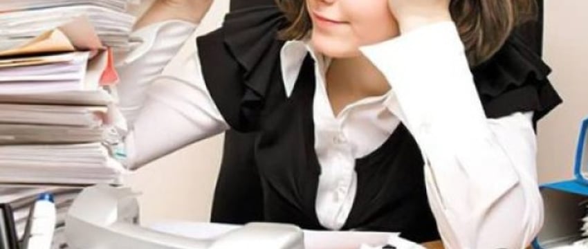 Может ли наниматель выписывать премию за работу в выходные вместо доплаты? Ответ дали в Минтруда