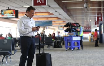 МИД велел некоторым белорусам следить за новостями авиакомпаний. Зачем?